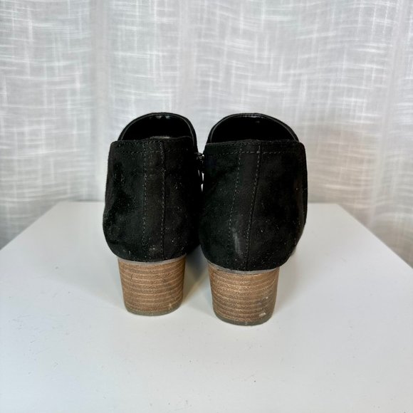 Fergie Bianca Laser Cut Perforations Faux Leather Booties 8.5 - Picture 5 of 11